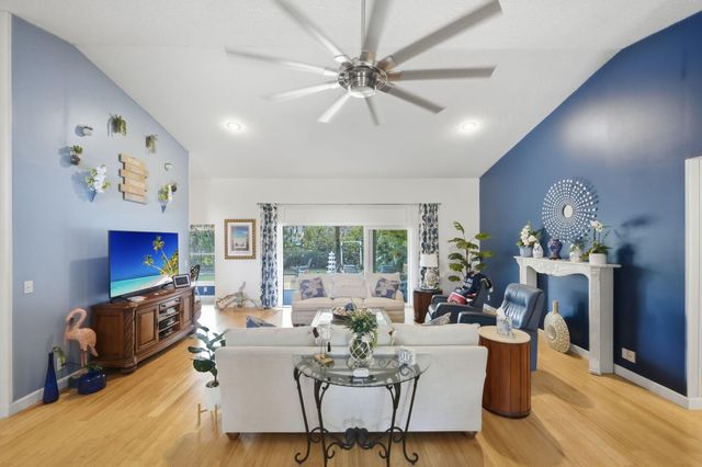 8789 SE Woodwind Street, Hobe Sound, FL 33455