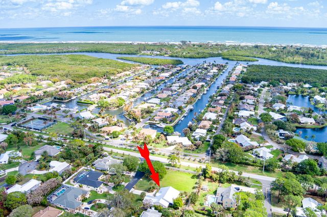 8789 SE Woodwind Street, Hobe Sound, FL 33455