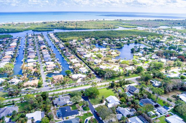 8789 SE Woodwind Street, Hobe Sound, FL 33455