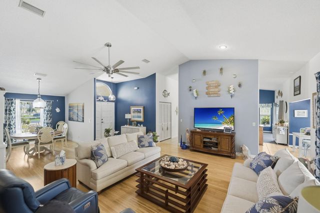 8789 SE Woodwind Street, Hobe Sound, FL 33455