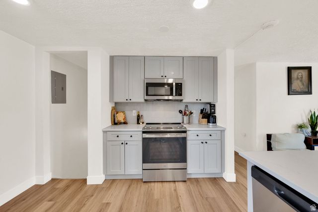 55 E DIAMOND ST, Layton, UT 84041