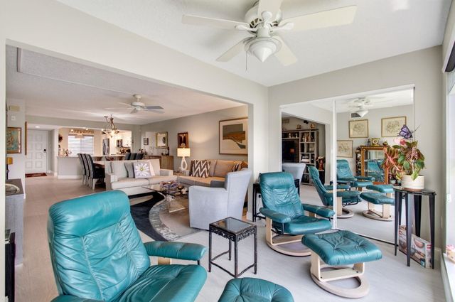 5746 CRYSTAL SHORES Drive 303, Boynton Beach, FL 33437