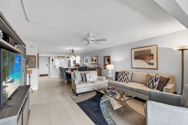 5746 CRYSTAL SHORES Drive 303, Boynton Beach, FL 33437