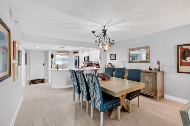 5746 CRYSTAL SHORES Drive 303, Boynton Beach, FL 33437