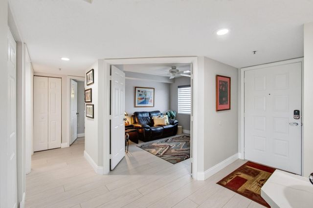 5746 CRYSTAL SHORES Drive 303, Boynton Beach, FL 33437