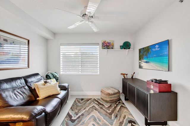 5746 CRYSTAL SHORES Drive 303, Boynton Beach, FL 33437
