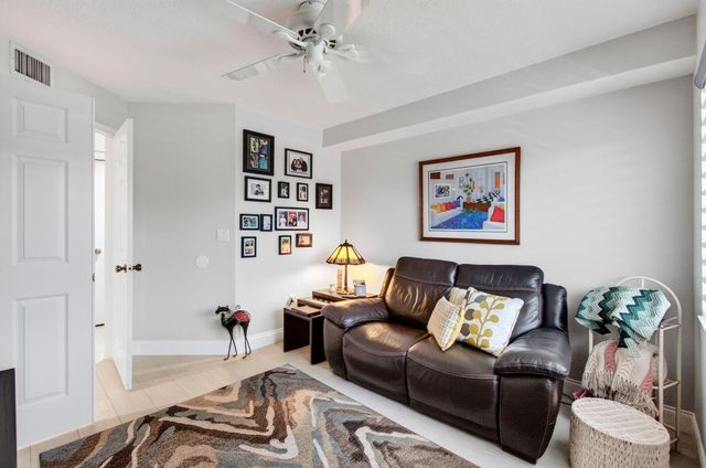 5746 CRYSTAL SHORES Drive 303, Boynton Beach, FL 33437