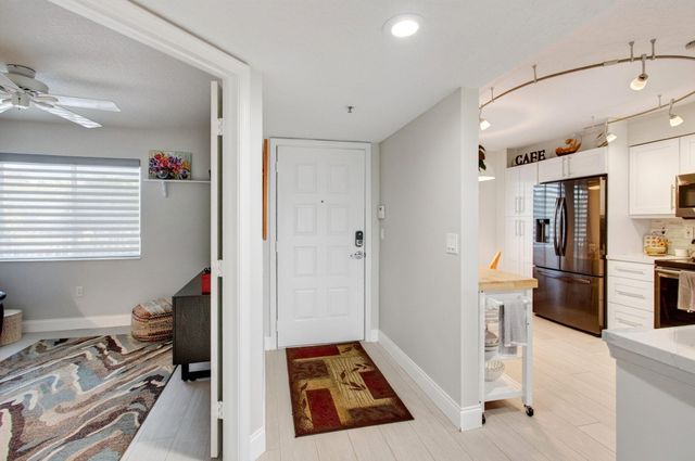 5746 CRYSTAL SHORES Drive 303, Boynton Beach, FL 33437