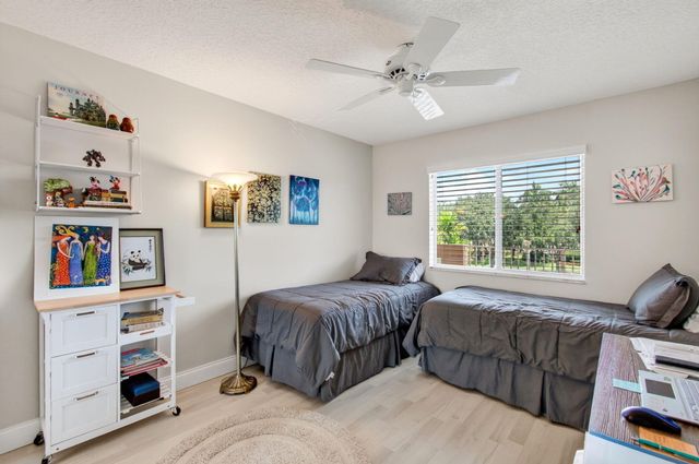 5746 CRYSTAL SHORES Drive 303, Boynton Beach, FL 33437