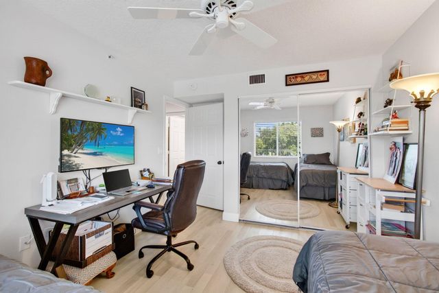 5746 CRYSTAL SHORES Drive 303, Boynton Beach, FL 33437