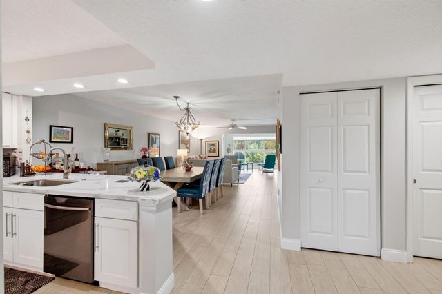 5746 CRYSTAL SHORES Drive 303, Boynton Beach, FL 33437