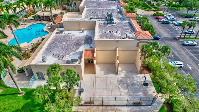 5746 CRYSTAL SHORES Drive 303, Boynton Beach, FL 33437