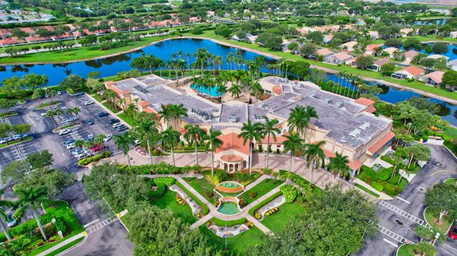 5746 CRYSTAL SHORES Drive 303, Boynton Beach, FL 33437