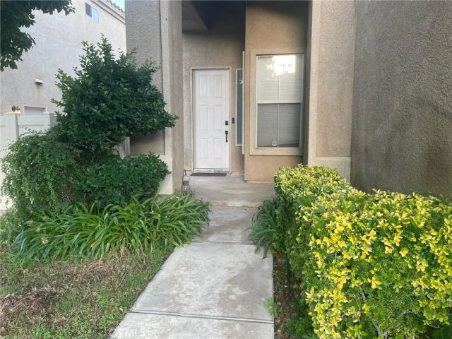 1045 La Marillo Circle, Corona, CA 92879