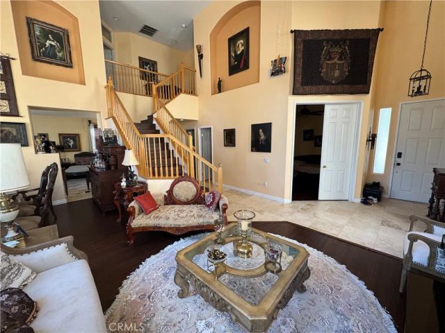 1045 La Marillo Circle, Corona, CA 92879