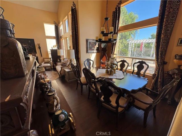 1045 La Marillo Circle, Corona, CA 92879