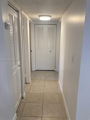 8420 SW 133rd Ave Rd 422, Miami, FL 33183