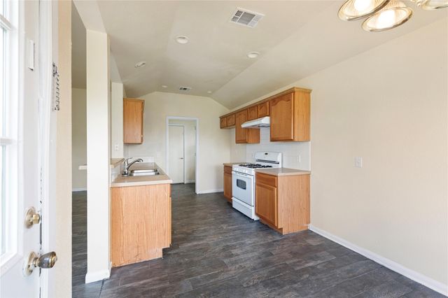684 Atlantis, Kyle, TX 78640