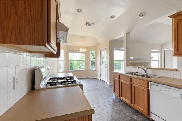 684 Atlantis, Kyle, TX 78640