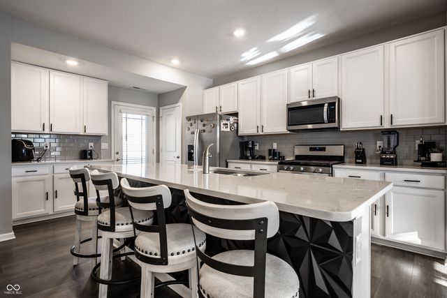 2598 Lamar Drive, Whitestown, IN 46075