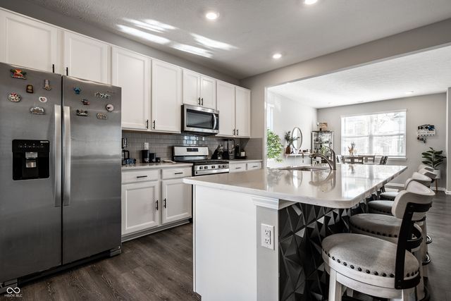 2598 Lamar Drive, Whitestown, IN 46075