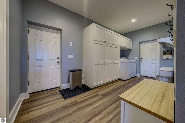 1872 N Blue Water Court, Suttons Bay, MI 49682