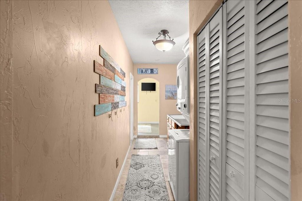 Image 38 of property listing at 3580 OCEAN SHORE BOULEVARD, Ormond Beach, FL 32176