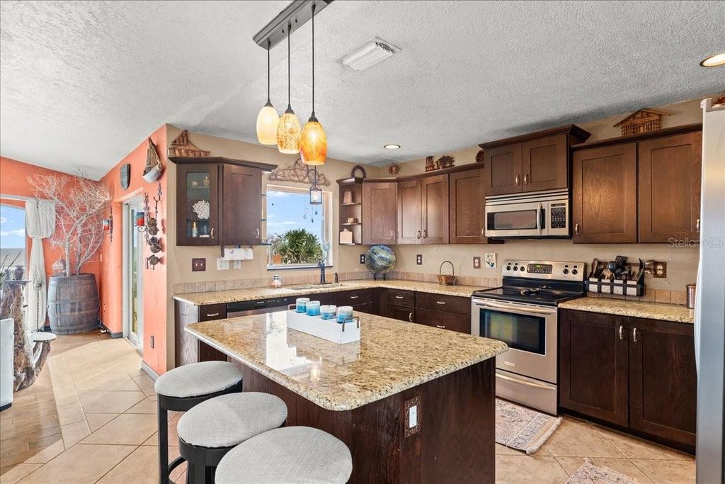 Image 50 of property listing at 3580 OCEAN SHORE BOULEVARD, Ormond Beach, FL 32176