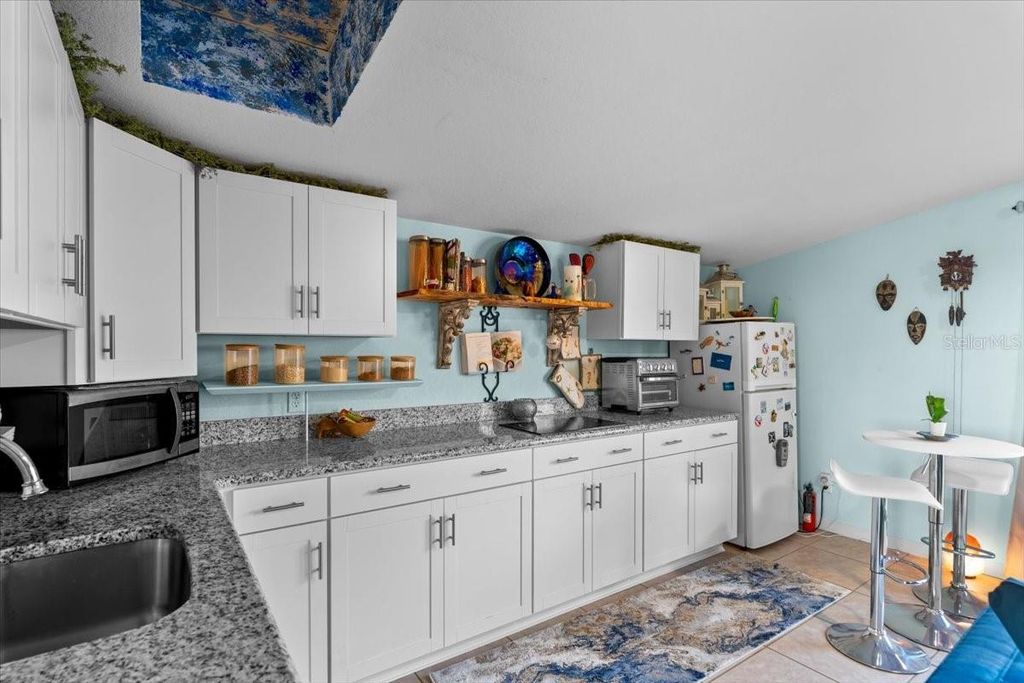 Image 7 of property listing at 3580 OCEAN SHORE BOULEVARD, Ormond Beach, FL 32176