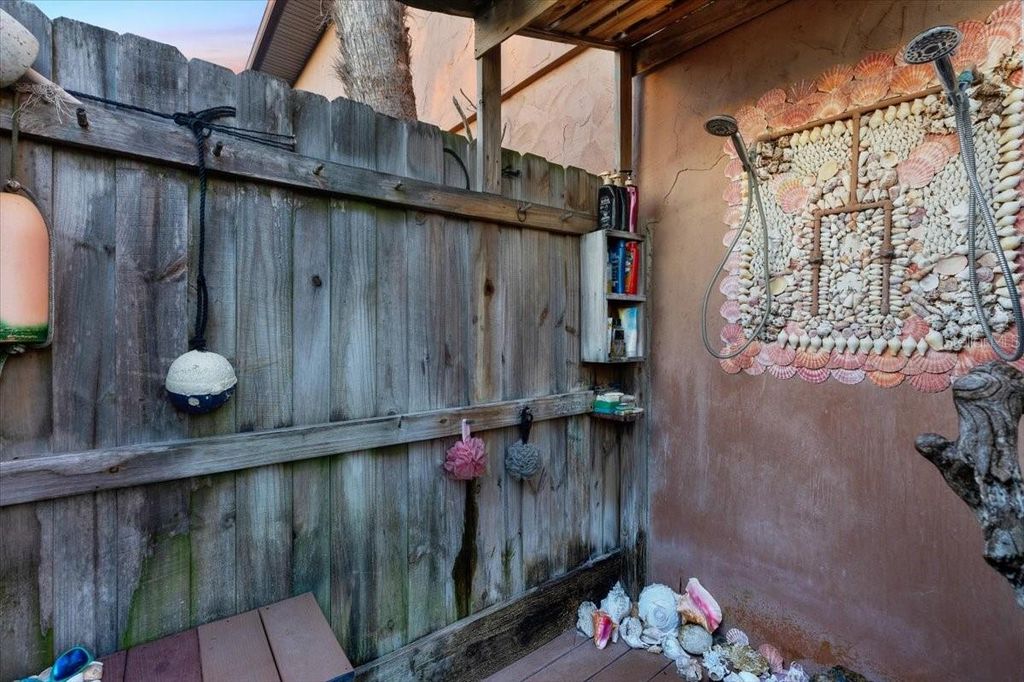 Image 83 of property listing at 3580 OCEAN SHORE BOULEVARD, Ormond Beach, FL 32176