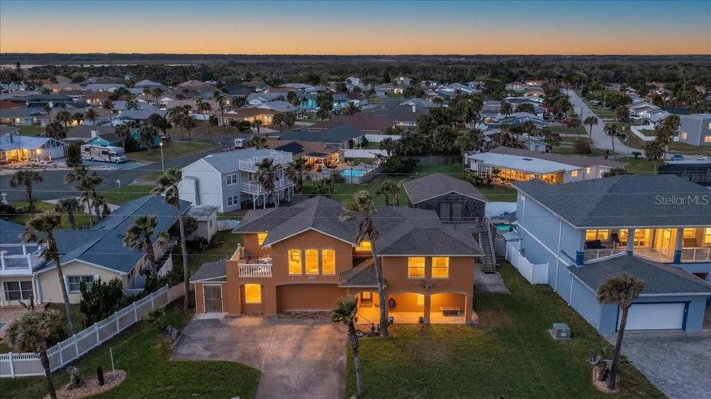 Image 92 of property listing at 3580 OCEAN SHORE BOULEVARD, Ormond Beach, FL 32176