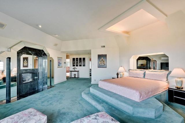 21697 Rainbow Drive, Cupertino, CA 95014