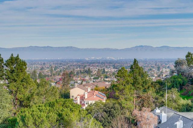 21697 Rainbow Drive, Cupertino, CA 95014