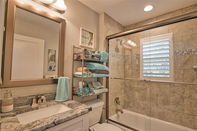 9081 BENSONHURST LN, Englewood, FL 34224