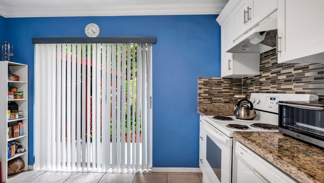 9720 SW 12th Street, Pembroke Pines, FL 33025