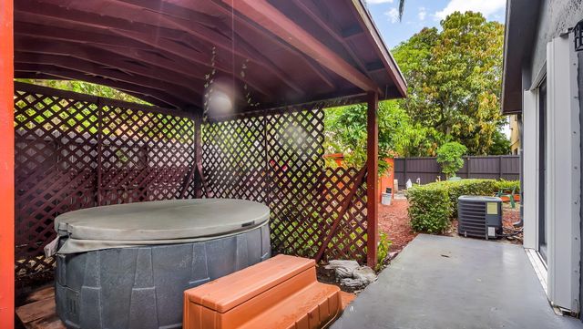 9720 SW 12th Street, Pembroke Pines, FL 33025