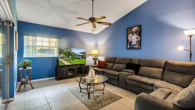 9720 SW 12th Street, Pembroke Pines, FL 33025