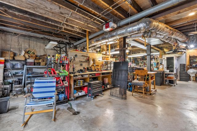 16 N Main Street, Dry Ridge, KY 41035