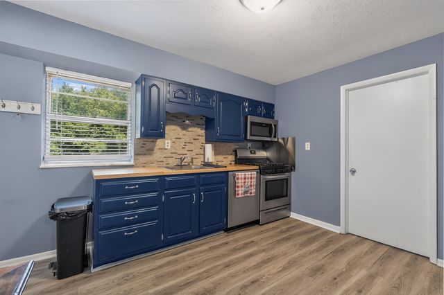 16 N Main Street, Dry Ridge, KY 41035