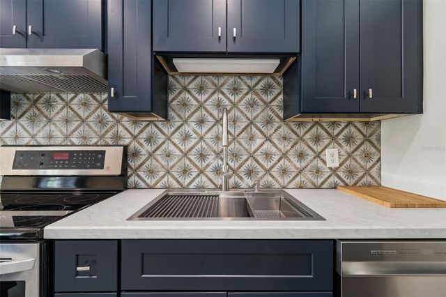 1101 27TH STREET N, St Petersburg, FL 33713