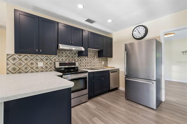 1101 27TH STREET N, St Petersburg, FL 33713