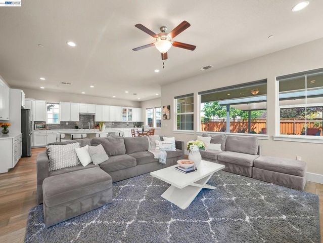 7200 Kylemore Court, Dublin, CA 94568
