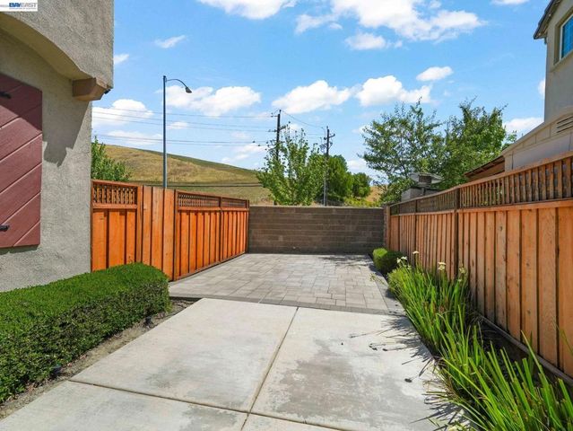 7200 Kylemore Court, Dublin, CA 94568