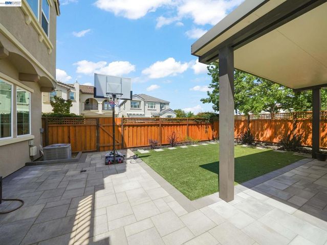 7200 Kylemore Court, Dublin, CA 94568