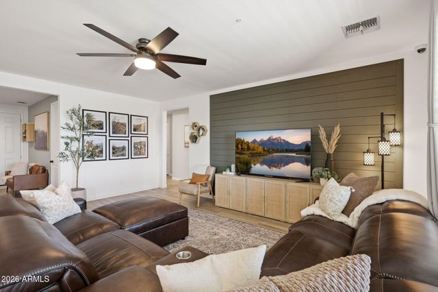 12617 W LAWRENCE Road, Glendale, AZ 85307
