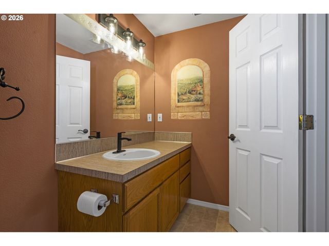 2214 Se 174TH Pl, Vancouver, WA 98683