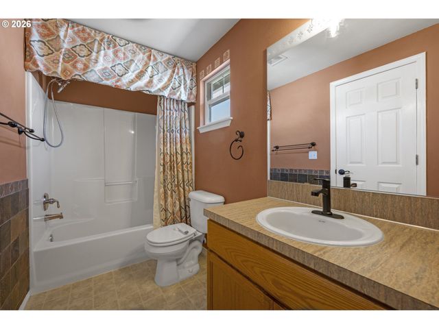 2214 Se 174TH Pl, Vancouver, WA 98683