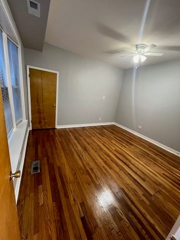 926 W Belle Plaine Avenue 1W, Chicago, IL 60613