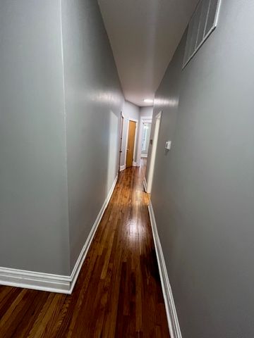 926 W Belle Plaine Avenue 1W, Chicago, IL 60613