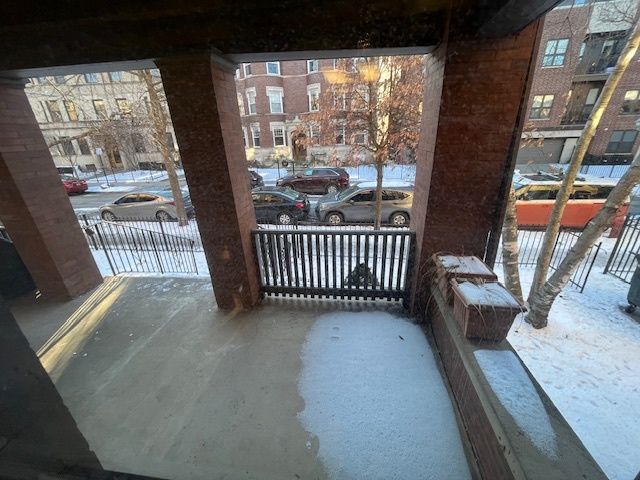 926 W Belle Plaine Avenue 1W, Chicago, IL 60613
